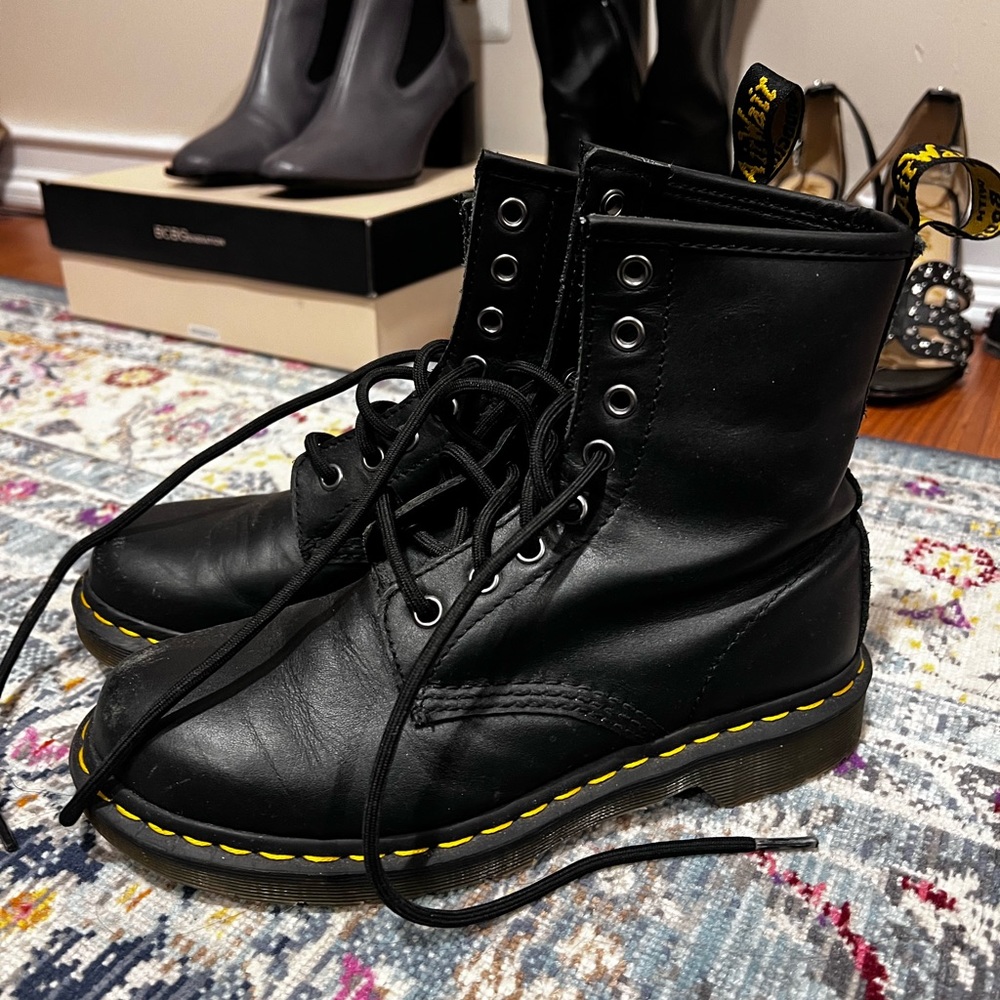 mint dr martens